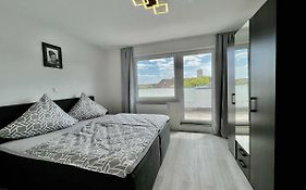 Nujen- Hotel Und Apartment Stuttgart Zuffenhausen